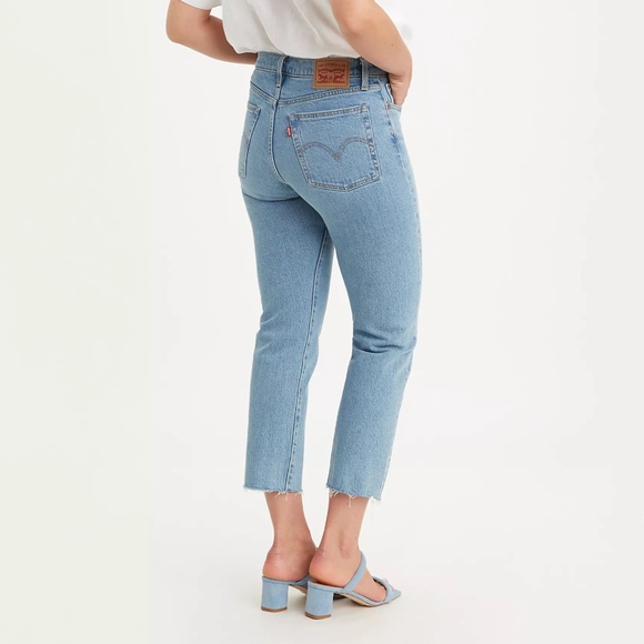 Levi’s Wedgie Jean 👖💫 - Picture 3 of 9